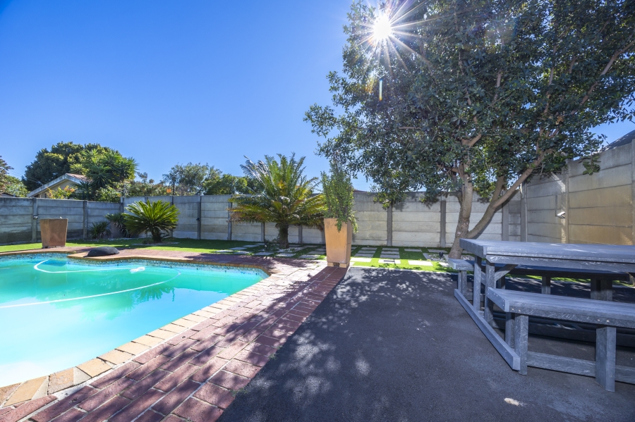 3 Bedroom Property for Sale in Windsor Park Western Cape